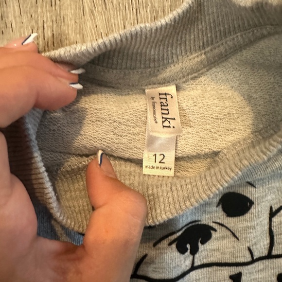 Adorable grey Sweatshirt, Frankis by Francesca’s Size 12 - Picture 2 of 5